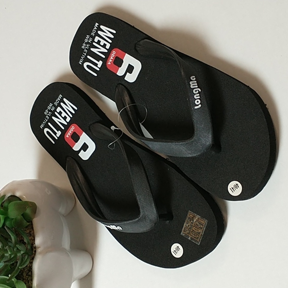 Women's Black Flip Flops sz Small Lightweight